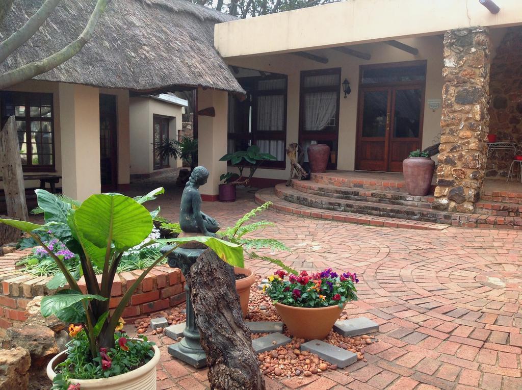 Centurion Guest House And Lodge Exteriör bild